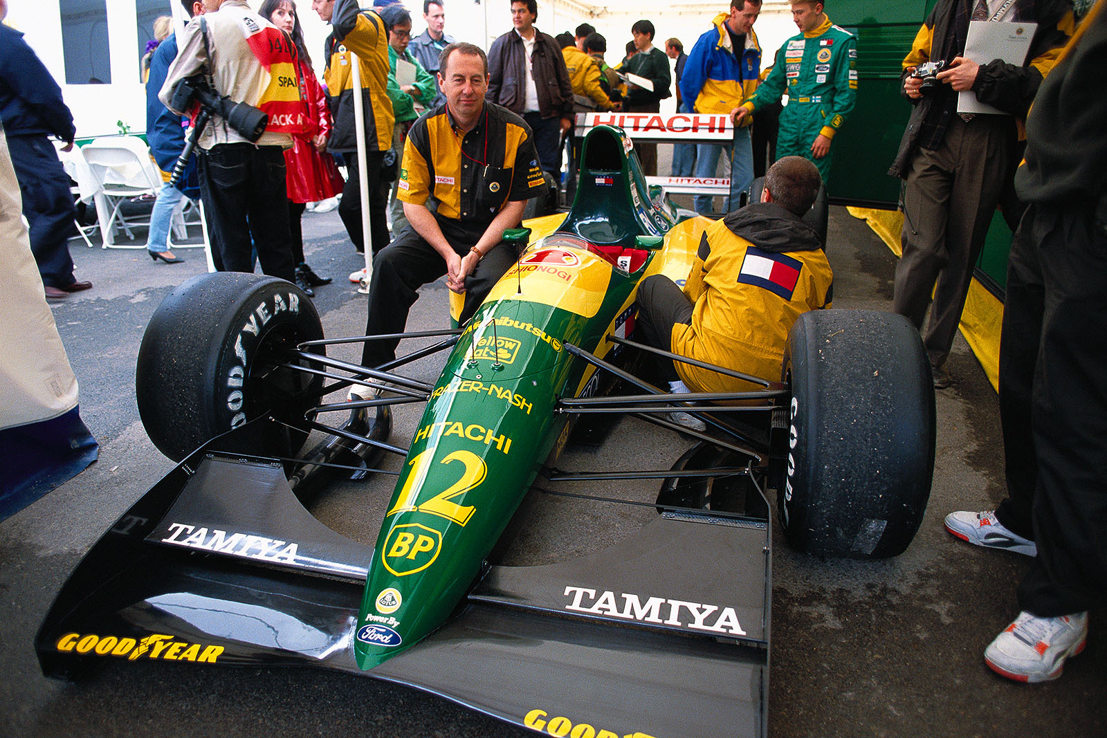 Lotus presents a new sponsor on their cars, team boss Peter Collins sits on a sidepod