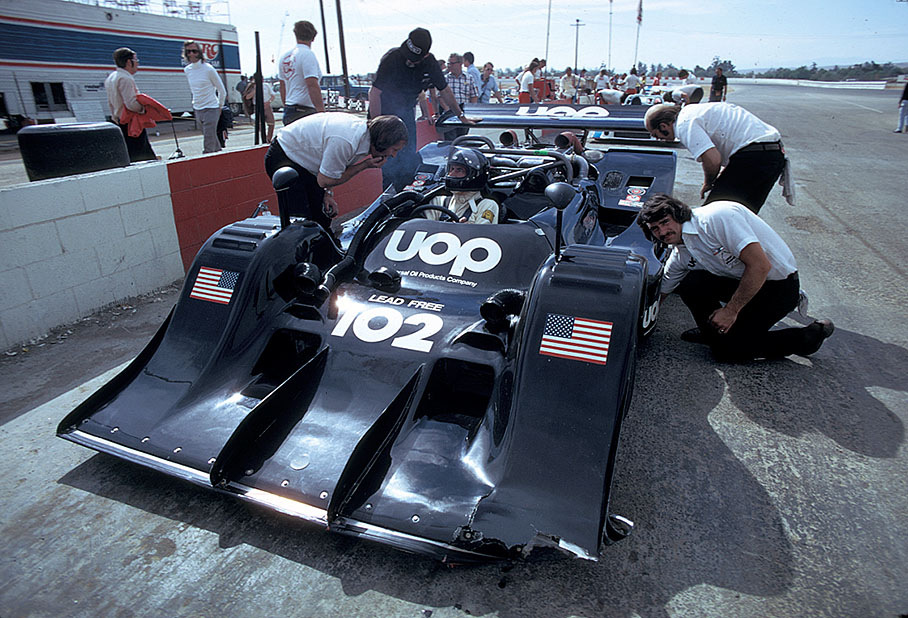 Vic Elford (GB) in the Shadow DN-2 Chevrolet Turbo with a damaged front wing