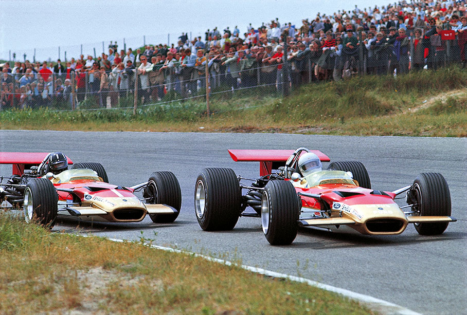 Jochen Rindt in the lead, closely followed by his Lotus team-mate Graham Hill