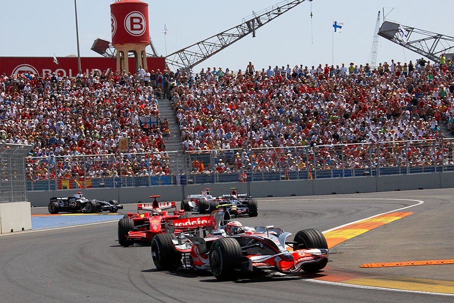 The field follow Kovalainen