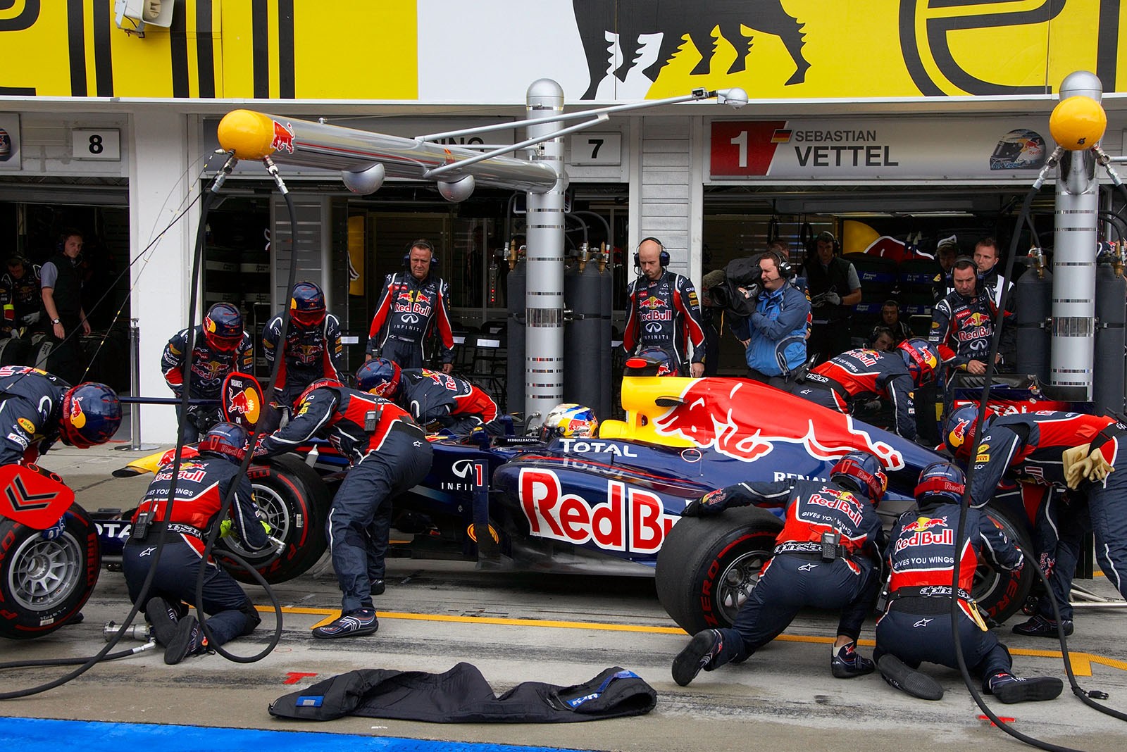 Sebastian Vettel, Red Bull Racing, changes to super soft tyres again