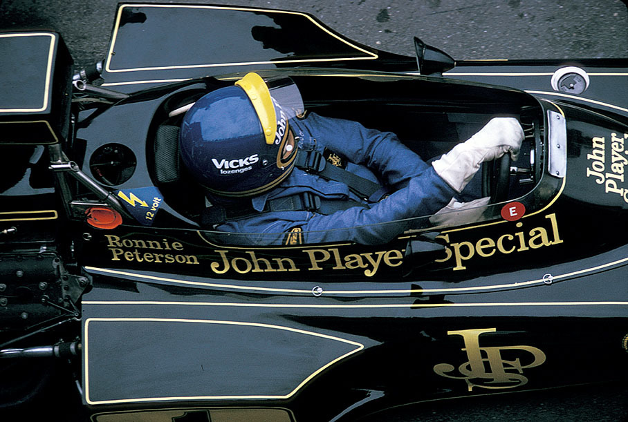 Ronnie Peterson on Lotus-Cosworth 72E, Dutch GP Zandvoort 1974