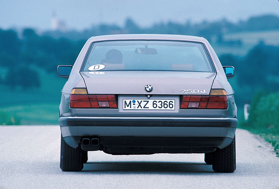 BMW 750iL (E32), 1987