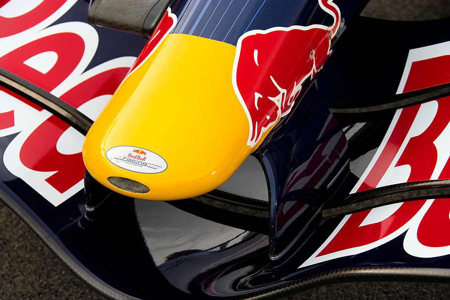 Red Bull nose cone tip with attached front wings