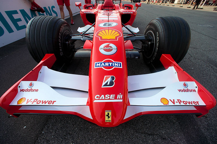 Massa's nose cone and front wings