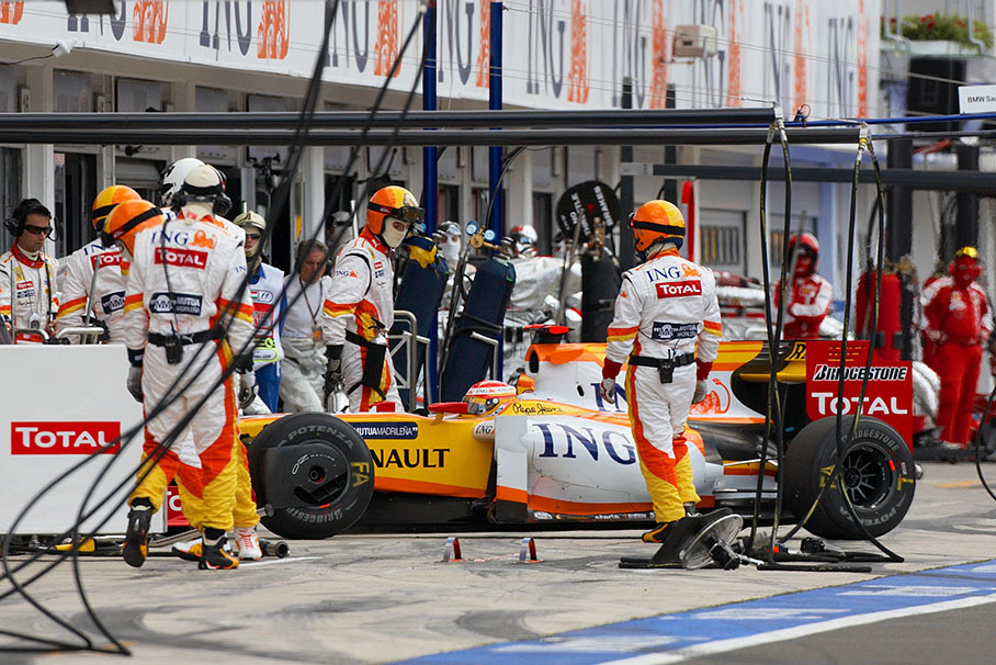 The race ends for Renault's Fernando Alonso with a broken fuel pump after 15 laps