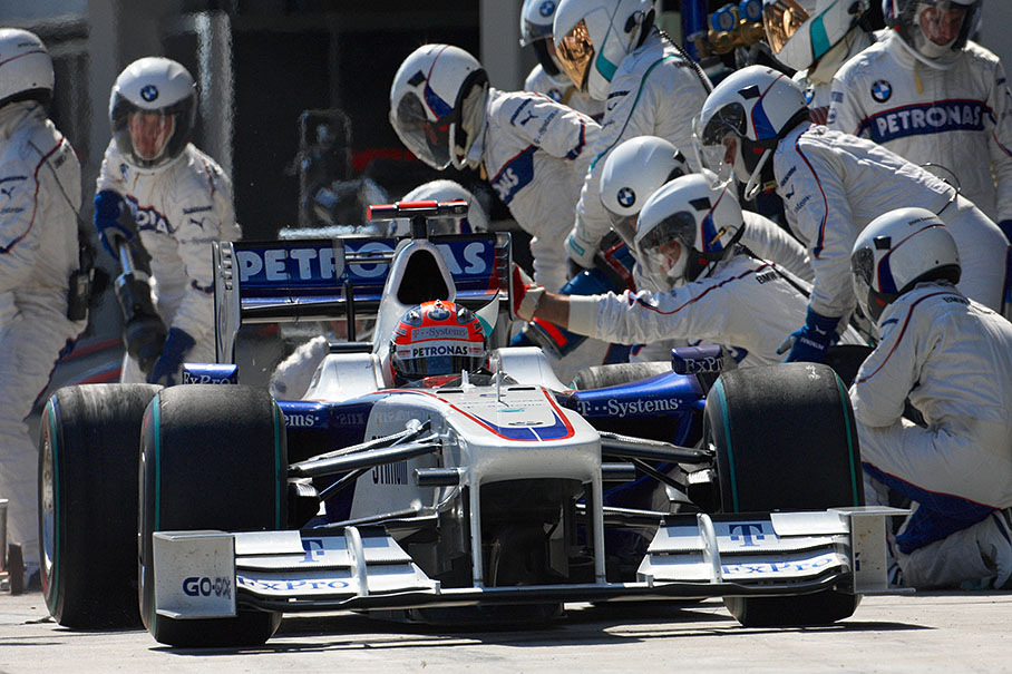 Robert Kubica lifts off from BMW Sauber pits