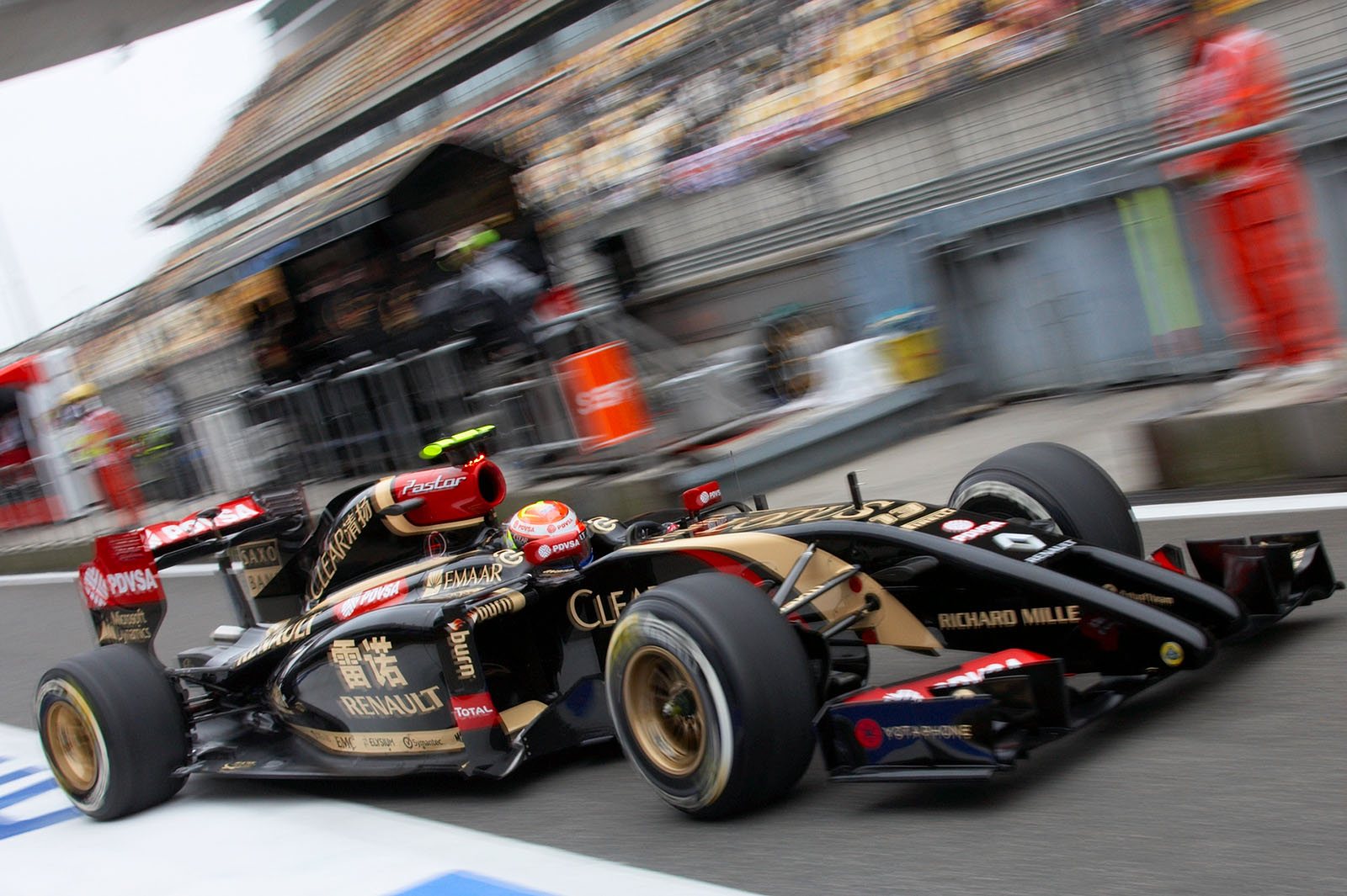 Venezuelan Pastor Maldonado, Lotus-Renault