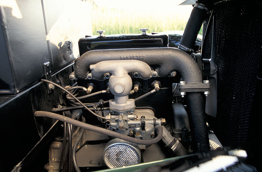 AM 4, 1932