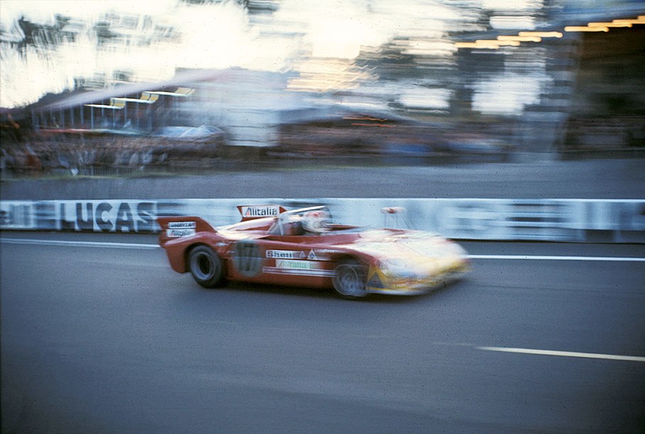 Helmut Marko (A) in the Alfa Romeo T33/TT/3 11572-002