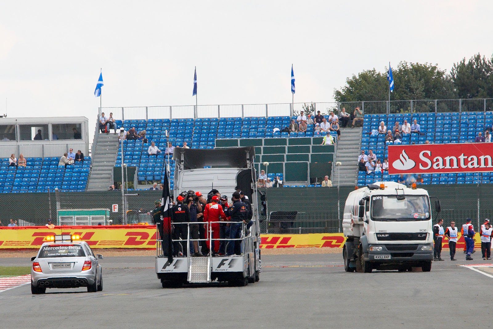 The drivers parade can continue with Alonso on board