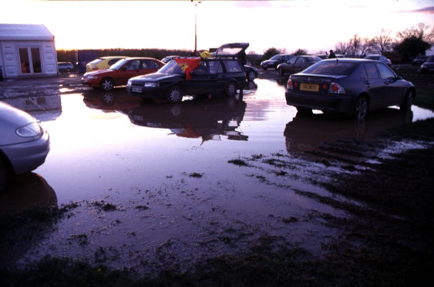 Heavy rains in England caused severe troubles for organizers due to enormous muds all around Silverstone.