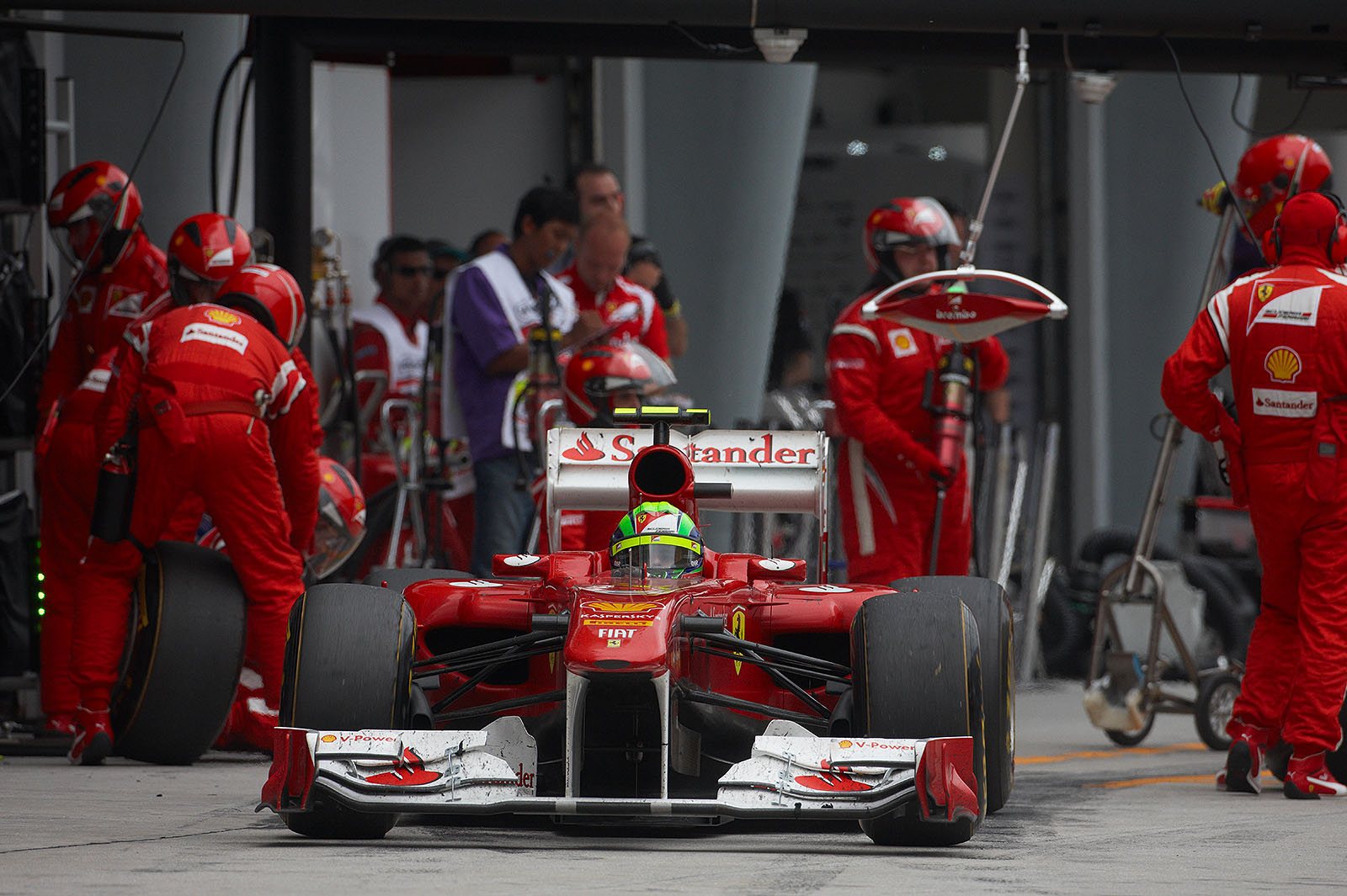 Felipe Massa ends his stop at Ferrari pits