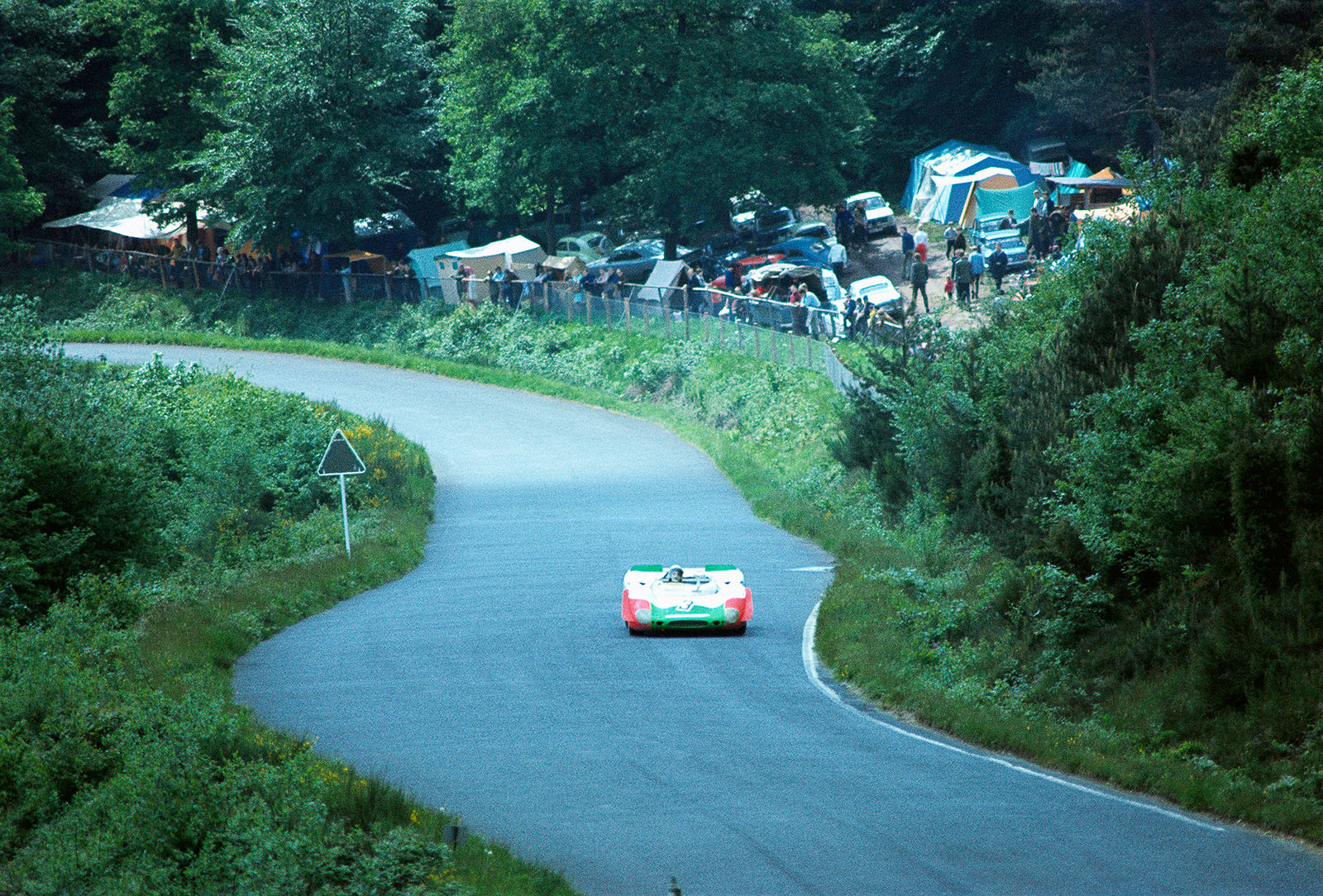 Vic Elford (GB) and Kurt Ahrens, Jr. (D) drive the Porsche 908/02 018 in practice only