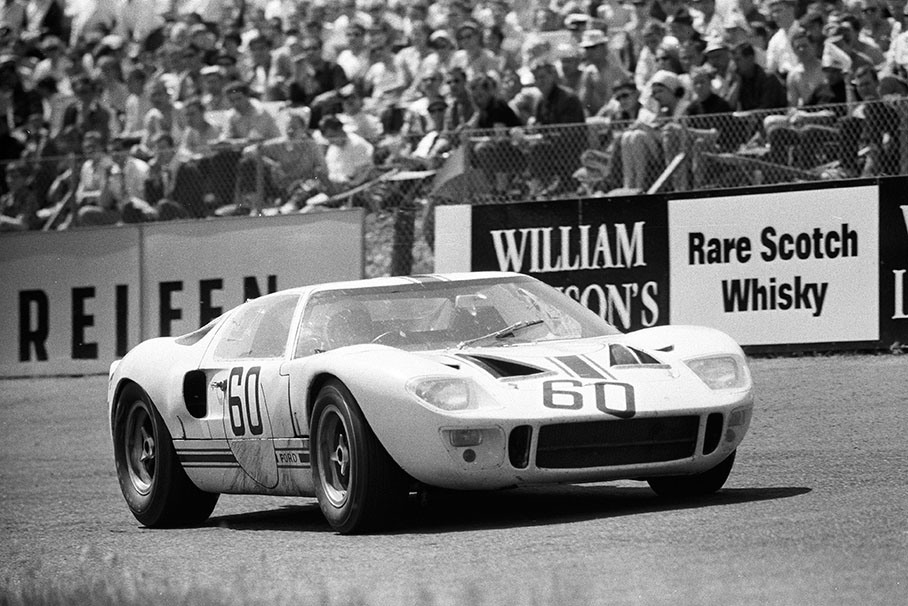 Jo Schlesser (F) and Guy Ligier (F) on Ford GT40 #1007