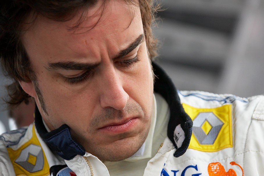 A peeved looking Fernando Alonso