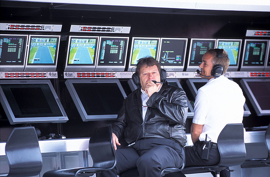Haug and Whitmarsh at the McLaren pitwall command center