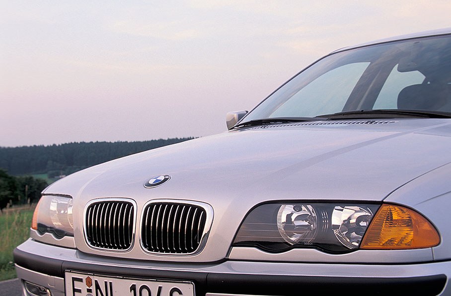 BMW 328i (E46), 1998