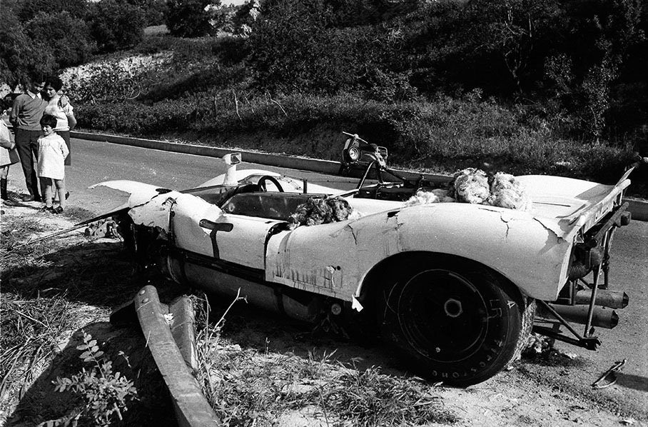The Porsche 908/02 007 of Vic Elford (GB) retires by accident in practice
