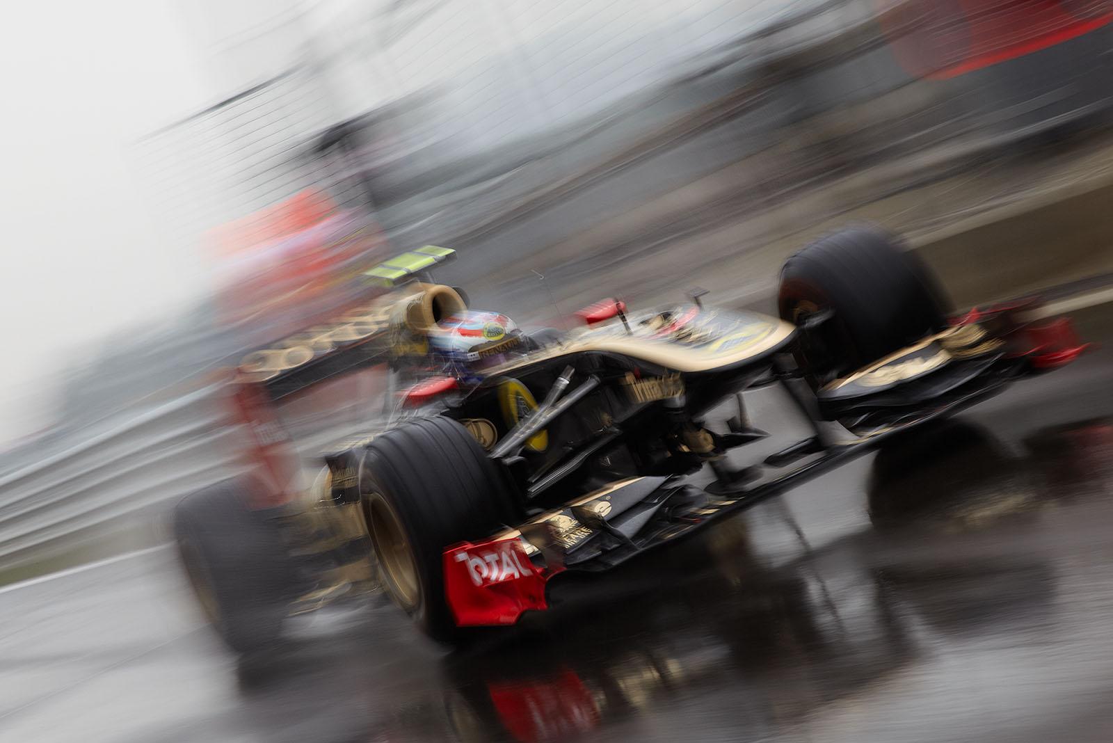 Vitaly Petrov, Lotus Renault GP