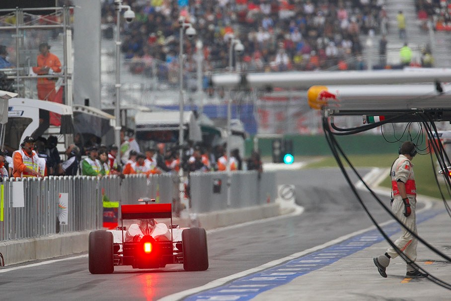Jenson Button, McLaren Mercedes, on the way to his last lap in Q3