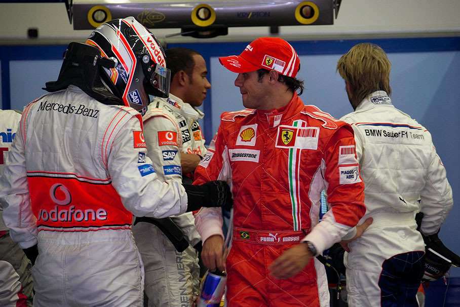 Alonso congratulates Massa for qualifying to pole position