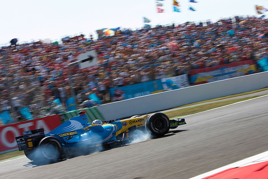 Fernando Alonso braking hard for his fans