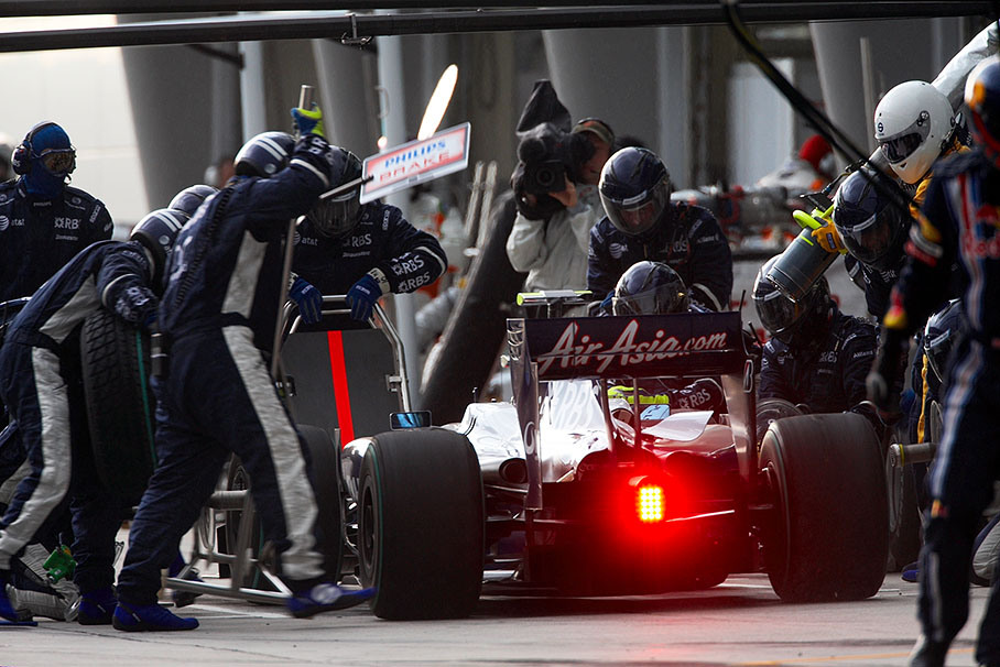 Pit stop of Kazuki Nakajima, Williams