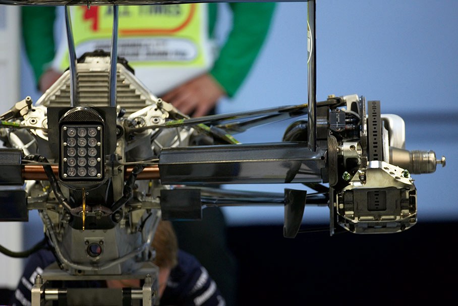 The filigree suspension of a Williams connects brake system with gearbox