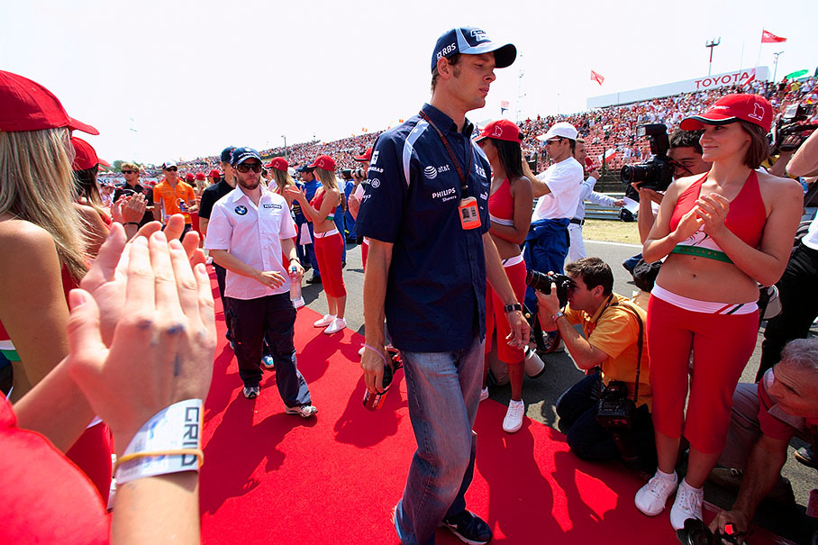 Alex Wurz in front of Nick Heidfeld