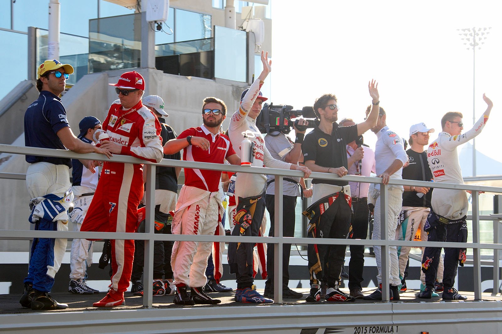 A wave to the croud during the drivers parade lap, Abu Dhabi Grand Prix, 2015