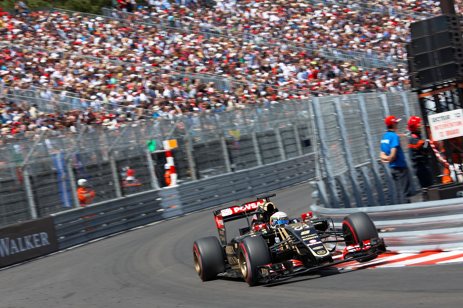 Romain Grosjean, Lotus-Mercedes