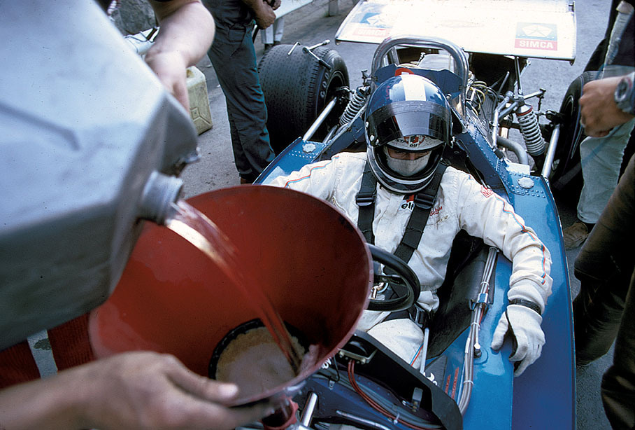 Jean-Pierre Beltoise's Matra Simca-Matra MS120 is refueled