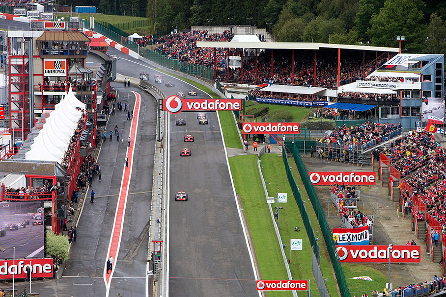 Hamilton in the lead