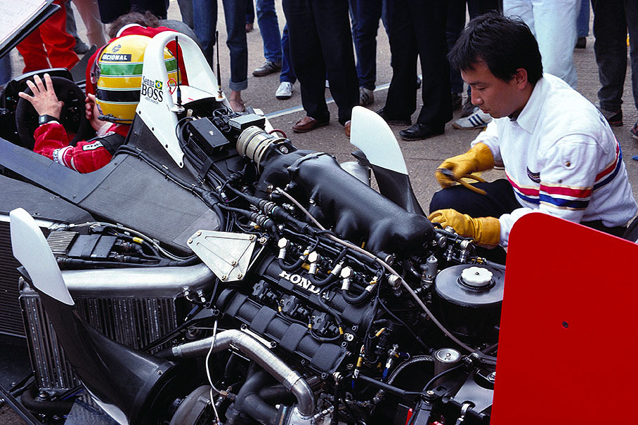 Senna's McLaren-Honda MP4/4 in pits