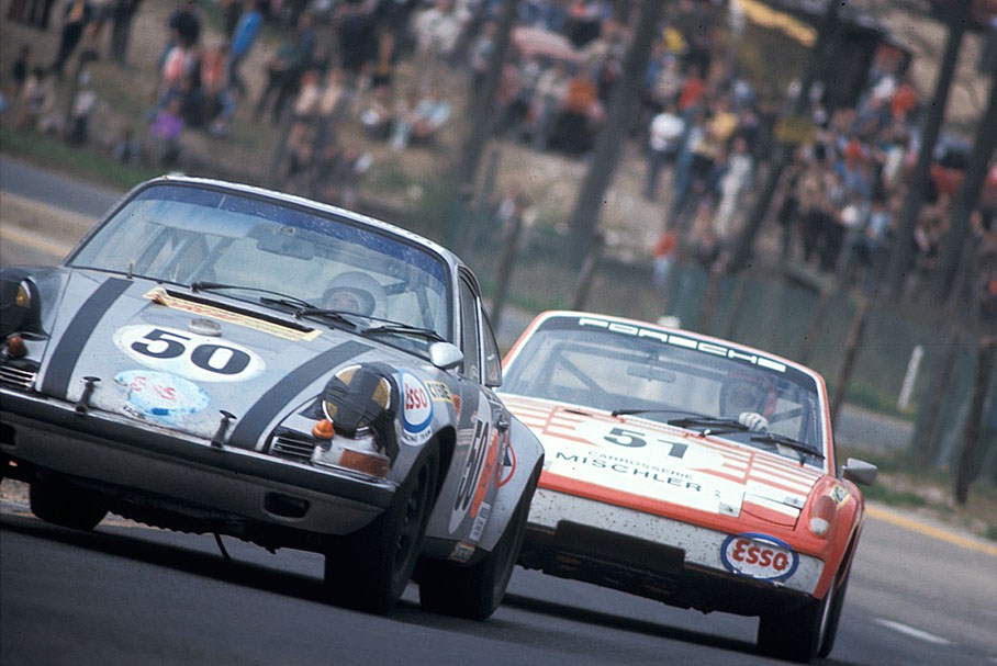Jacky Dechaumel's (F) and Jean-Claude Parot's (F) Porsche 911 S in front of Jean Sage's (F) and Paul Keller's (CH) Porsche 914/6