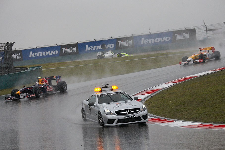 The race starts behind the Safety Car