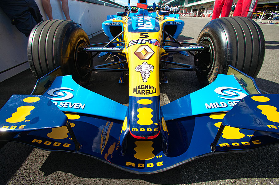 The Renault on the pitlane.