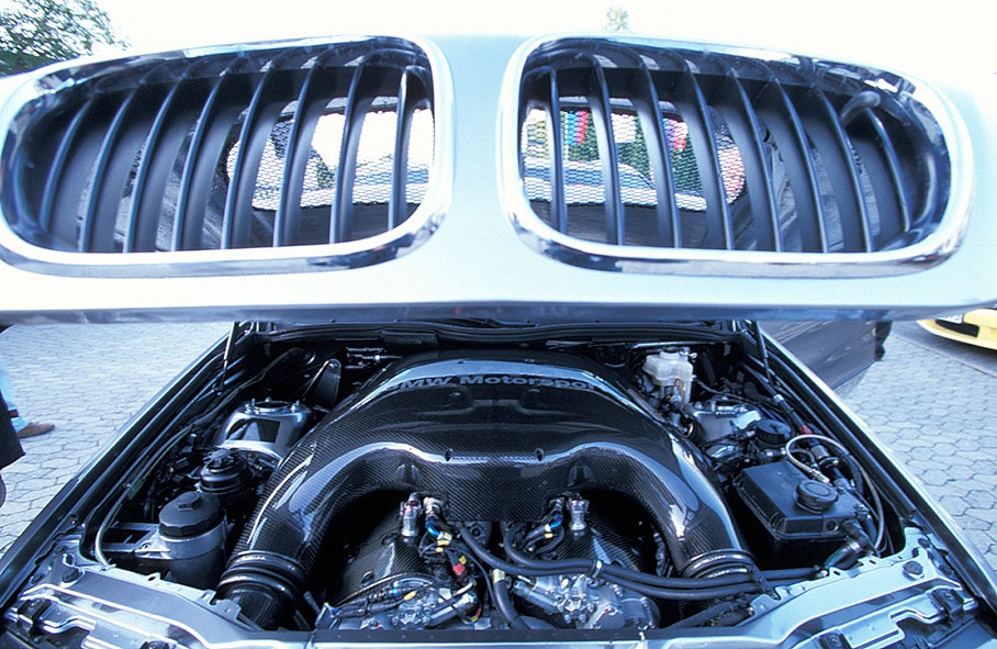 The special record braking 2000 BMW X5 Le Mans V12