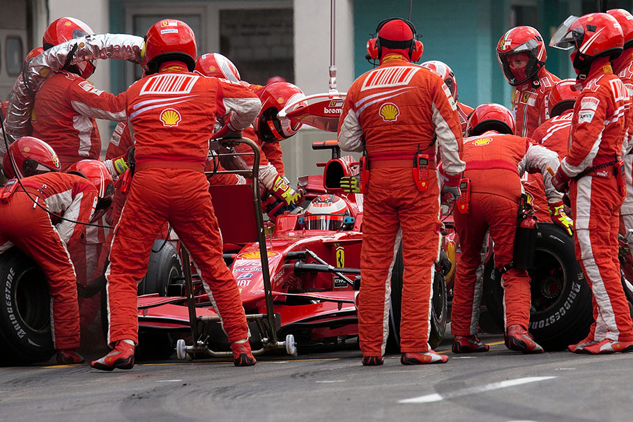 Raikkonen's pit stop in lap 22