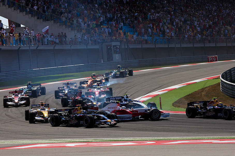 After Fisichella slipped into the Toyota, Trulli spins