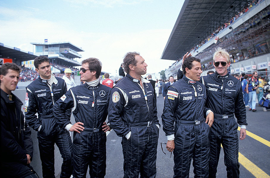 Michael Schumacher (D, left hand) during the 1991 24h Le Mans besides the senior drivers of the Team Sauber Mercedes Karl Wendlinger (A), Fritz Kreutzpointner (D), Jochen Mass (D), Alain Ferté (F) and Kurt Thiim (DK)