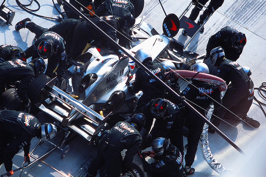 Kimi Raikkonen performing his second pit stop