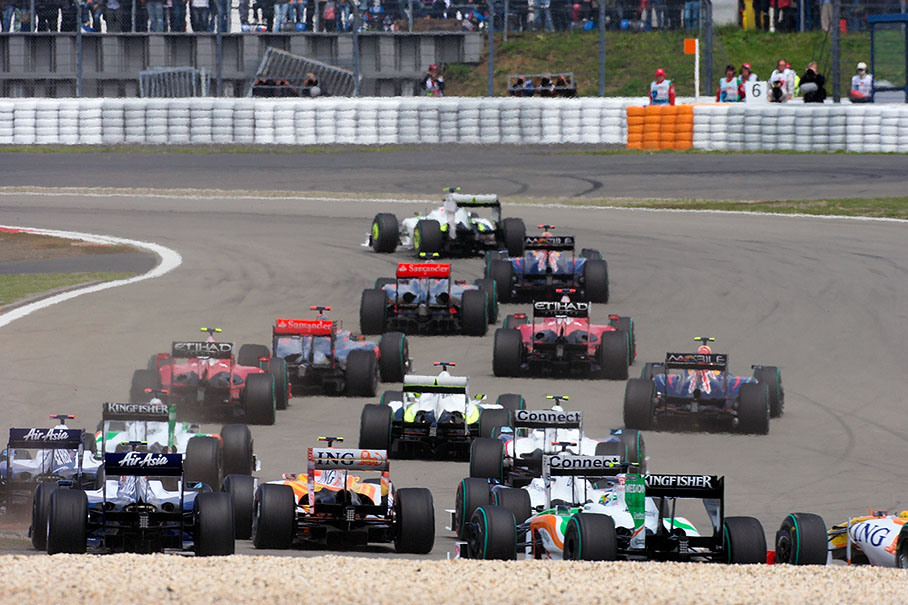 Barrichello leads the field to 'Mercedes Arena'