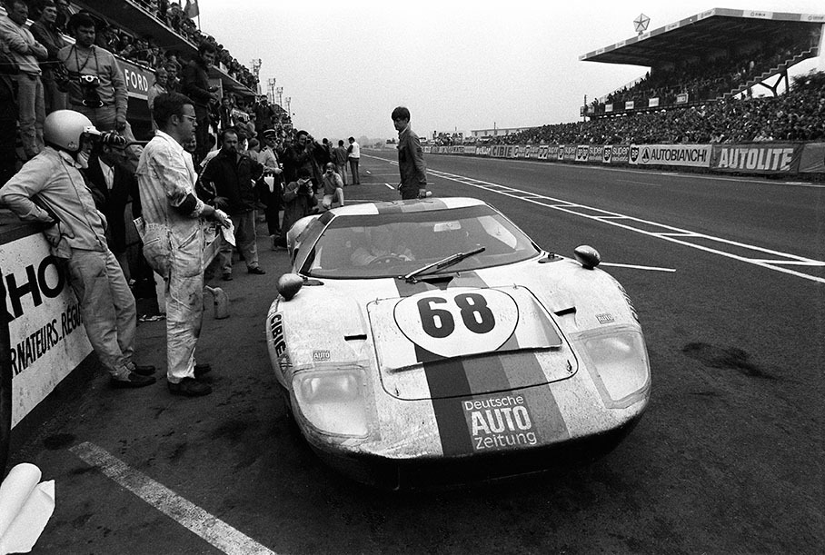 Helmut Kelleners (D) and Reinhold Jöst (D) on Ford GT40 #1081, entered by Deutsche Auto Zeitung become third placed in S5.0 class (sixth overall)
