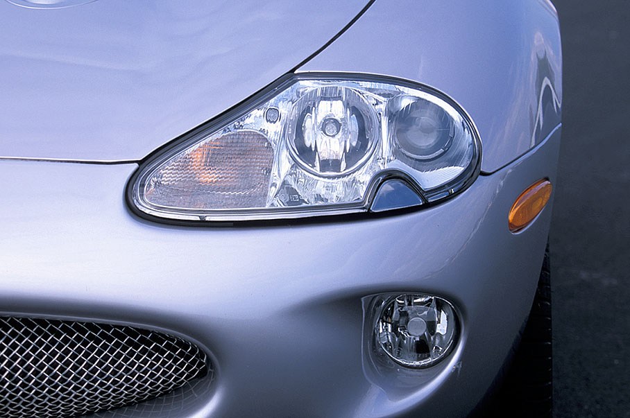 Jaguar XKR, 2001
