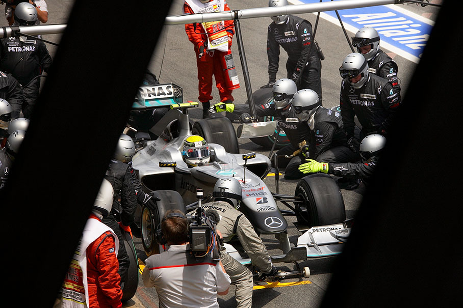 This photo of Nico Rosberg's pit stop is taken through the windows of the press center with the kind permission of the FIA