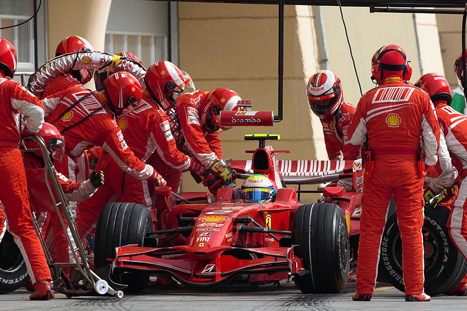 Refueling for Massa in lap 23