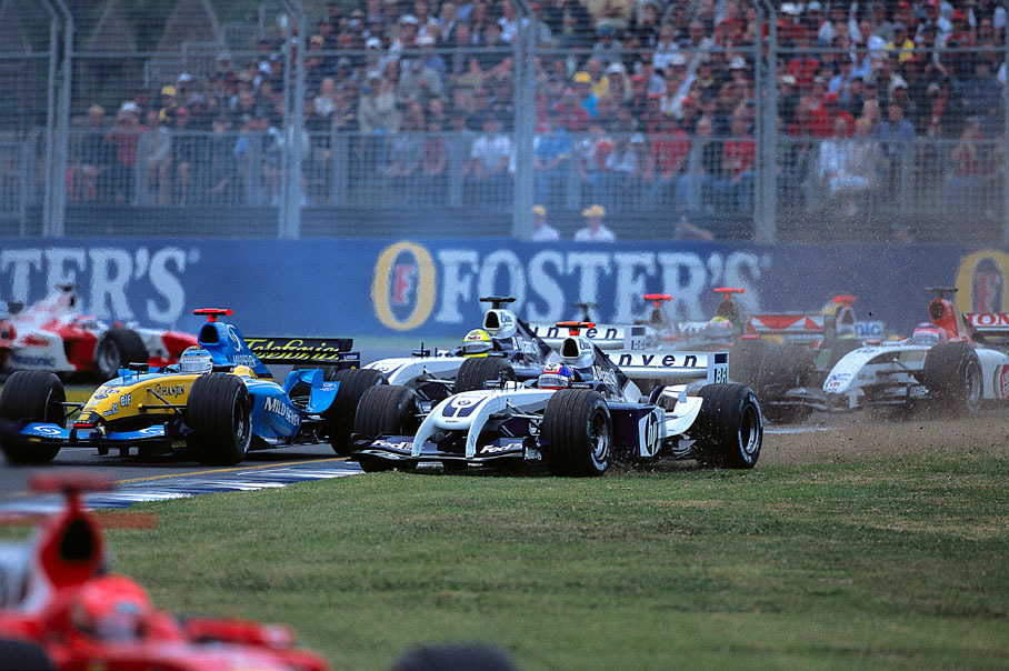 Too much traffic on the road at first corner for Ralf Schumacher on a Williams FW26-BMW P84 during the start of the 2004 Australian GP