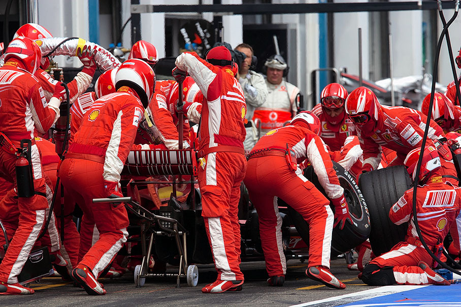 Massa's second pit stop in lap 43